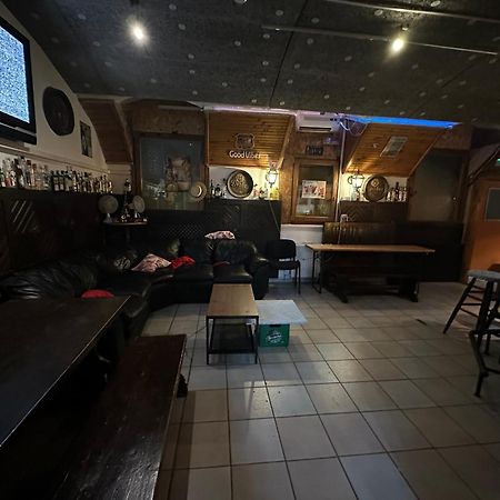 Whole Basemenet Former Pub4 Stag Do/Hen Party บูดาเปสต์ ภายนอก รูปภาพ