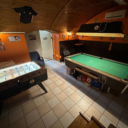 Whole Basemenet Former Pub4 Stag Do/Hen Party บูดาเปสต์ ภายนอก รูปภาพ