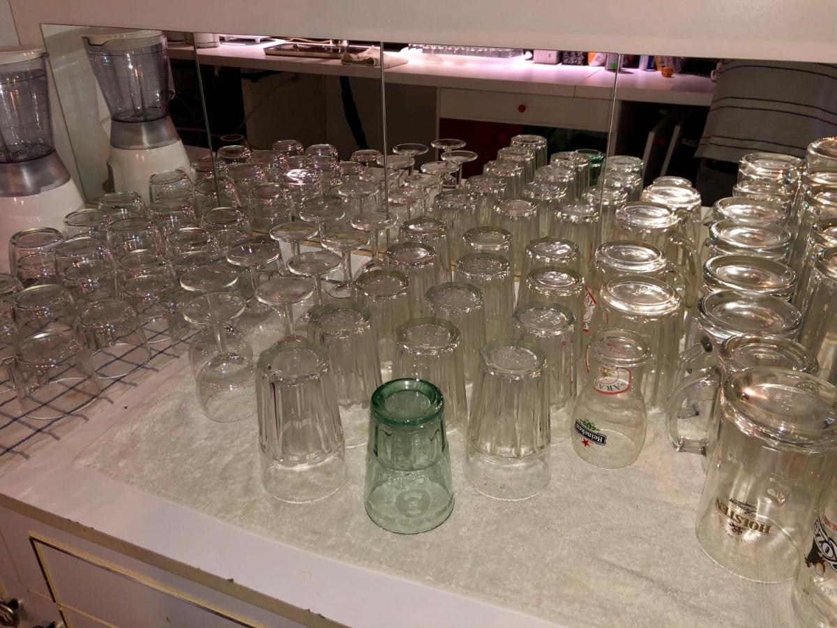 Whole Basemenet Former Pub4 Stag Do/Hen Party บูดาเปสต์ ภายนอก รูปภาพ